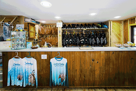 Dockside Dive Center offers high quality scuba equipment rental at Coco View Resort